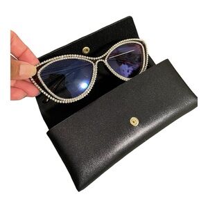 Blue lense with glitter